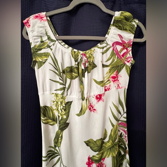 Hibiscus Sun Dress - Picture 2 of 5